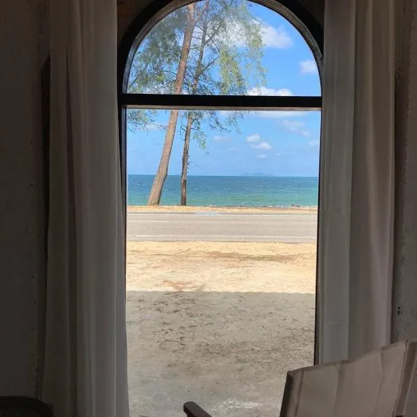 Tamu Beradu Seaview Private Villa 3 Bedroom No Pool 6 Pax Max, hotel v destinaci Dungun