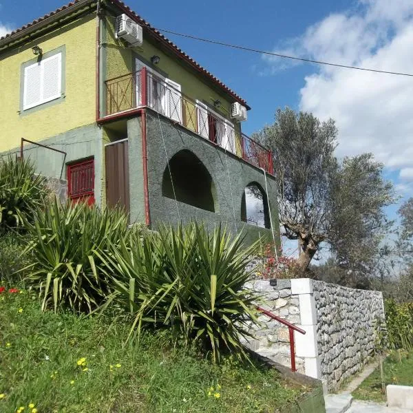 Sminos Farm House E4 path, Γυθειο, Hotel in Krini Peloponnese