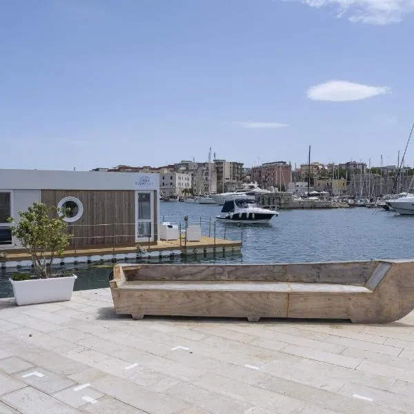 Houseboat Floatart Experience Bisceglie, hotel en Bisceglie