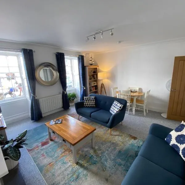 Central Falmouth with parking & courtyard, hotell sihtkohas Falmouth