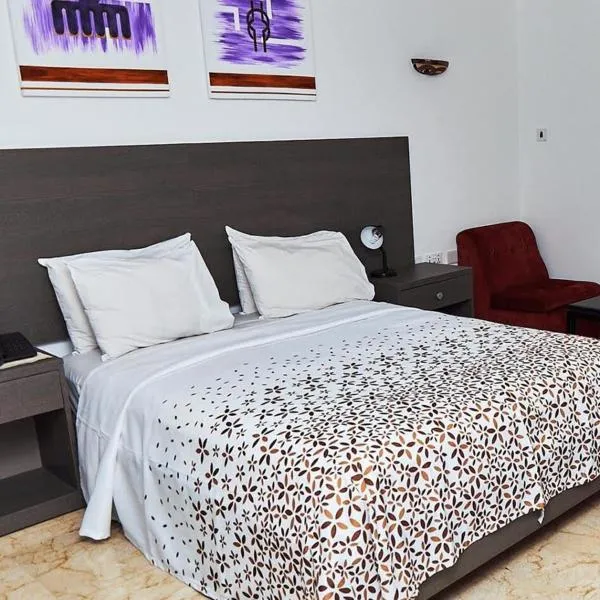 ROYAL BASIN RESORT, hotel di Kumasi