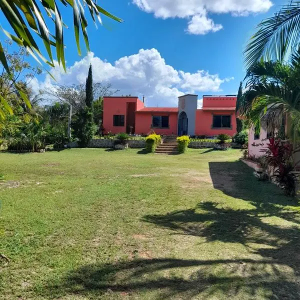 Villa lirios, hotel v destinaci Valladolid