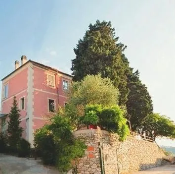 Finale Ligure Gorra B&B Rosa di Mare vicino al mare lontano dal caos! ;), hotel in Borgio Verezzi