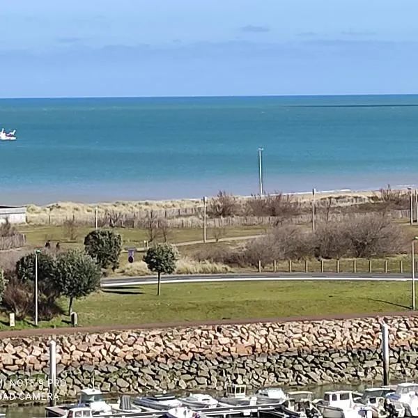 appartement belle vue, hotel v destinaci Courseulles-sur-Mer