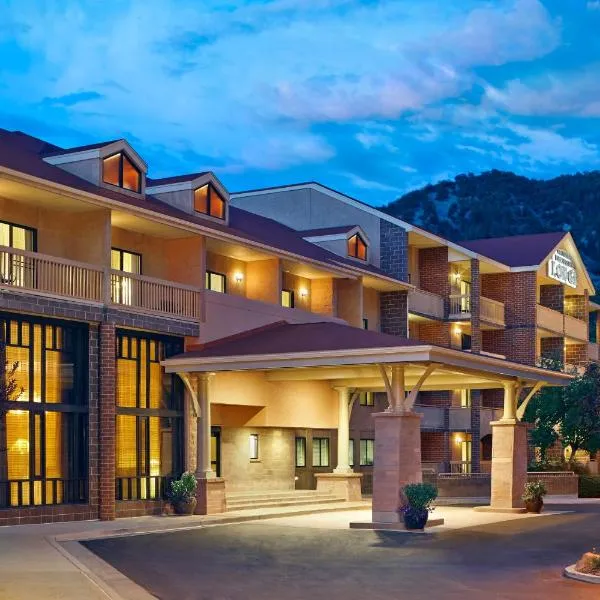 Glenwood Hot Springs Resort, hotel in Glenwood Springs