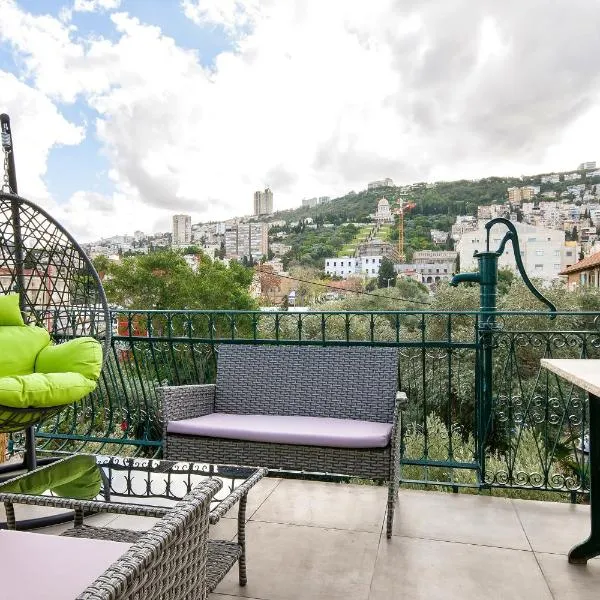 ROMSUITES - Amazing Panoramic view, Bahá'í gardens, German colony Center, hotel in Haifa
