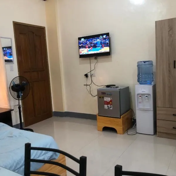 Door 8 Bench Apartment, hotel v destinaci Tacloban