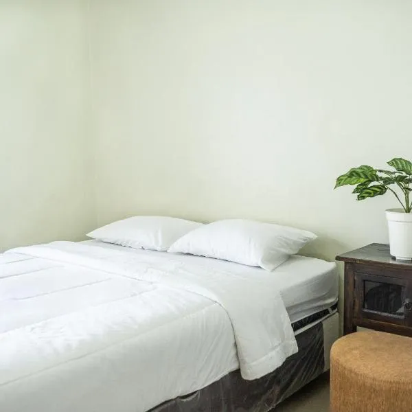 Gumitish Guest House Singaraja, hotel v destinaci Singaraja