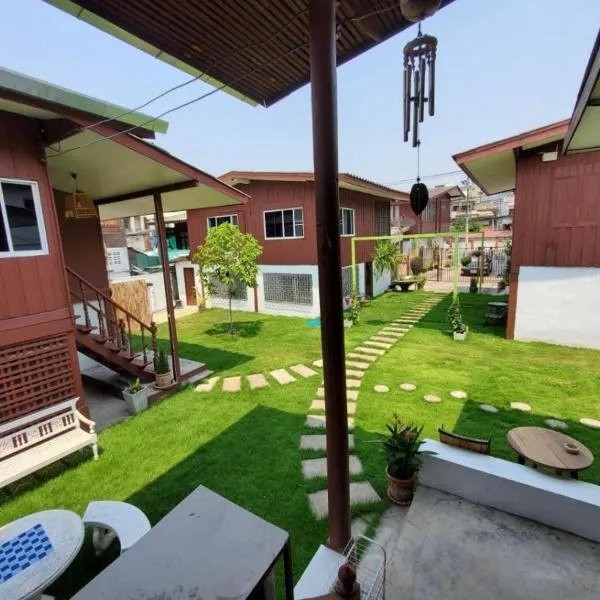 Wooden hostel, hotel en Chiang Mai