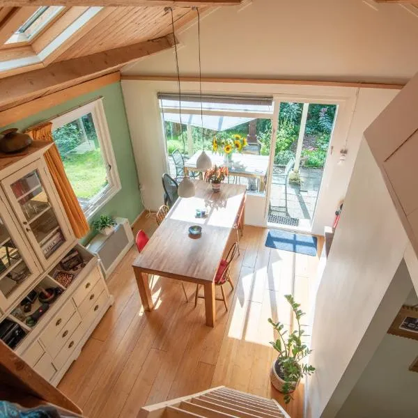 Cozy Tiny House 'CircumbendiHouse' at the Veluwe and close to Veluwemeer, hotel v destinaci Ermelo