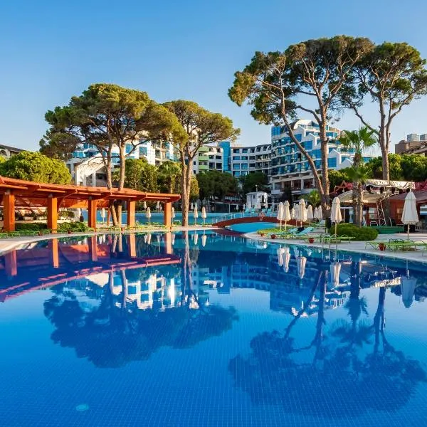 Cornelia De Luxe Resort, hotel em Belek