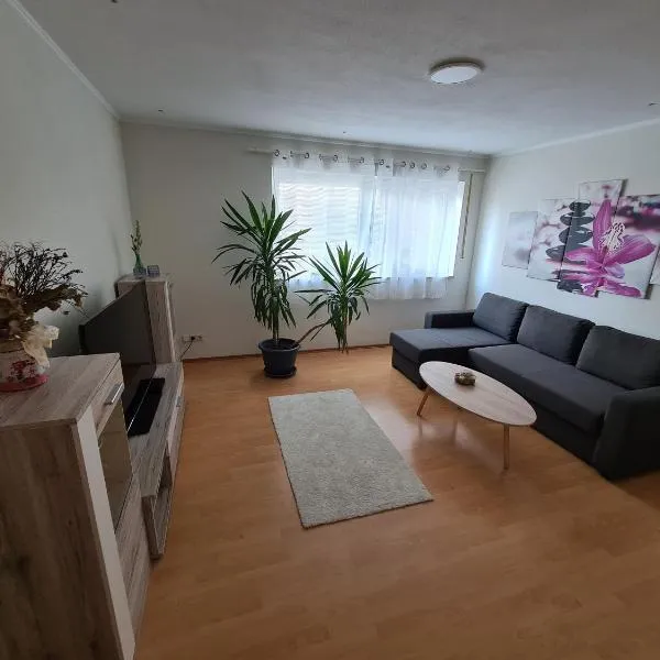 Ferienwohnung Cimen, hotel v destinaci Birresdorf