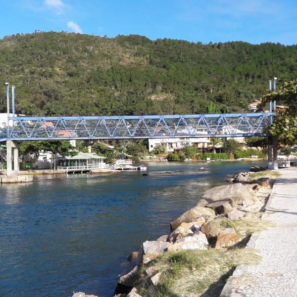 Apto com estacionamento gratuito a 1 minuto a pé da praia, local tranquilo - Foto 5
