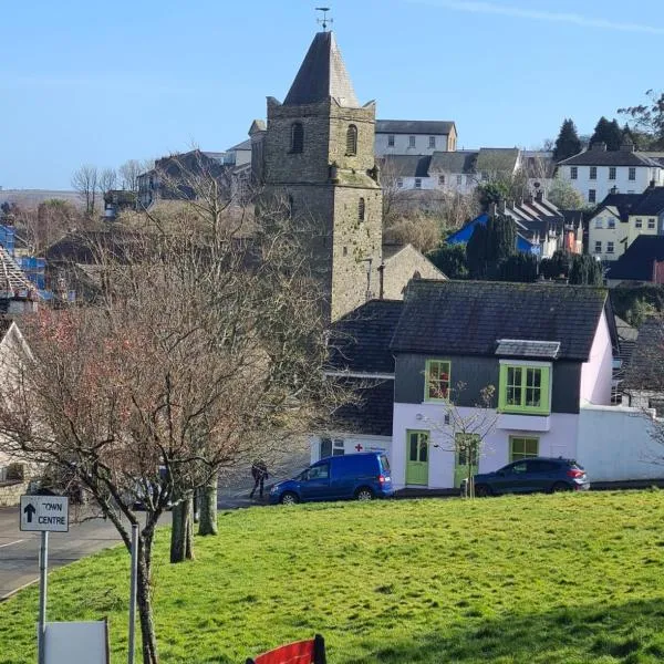 Kinsale town cosy home 2 min walk to town center, Hotel in Kinsale