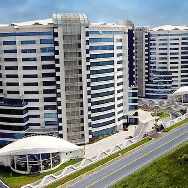 7 star Weekend studio at Rajhans Belliza by Global Hospitality, hotel v destinaci Súrat
