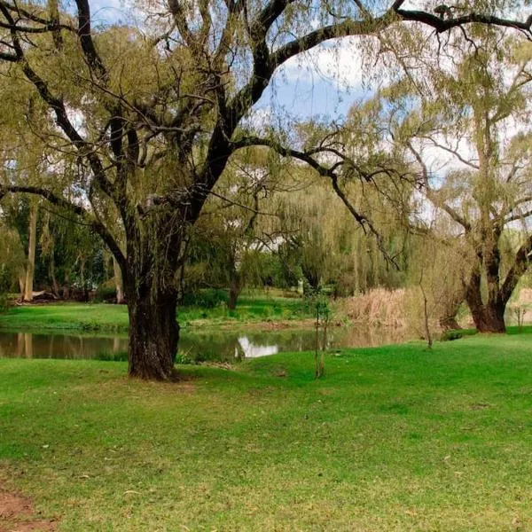 Oakdene Cottage, hotel in Roodepoort