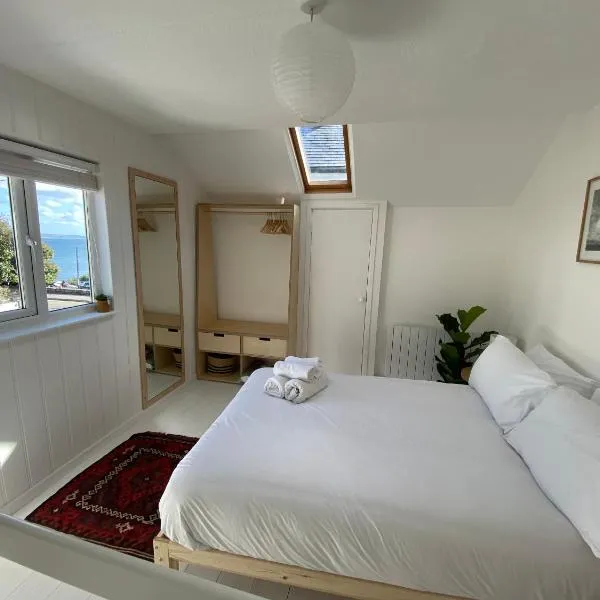 Cheerful one bedroom cottage in Mousehole., hotel v destinaci Mousehole
