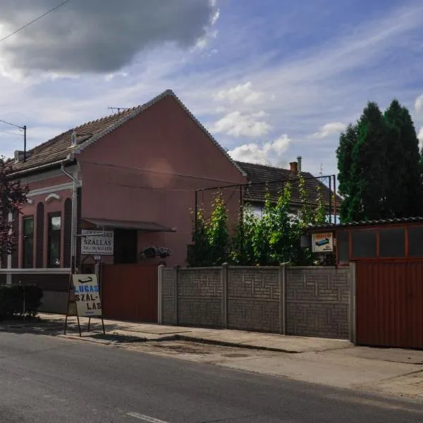 Lugas Szallas, hotel v destinaci Jászberény