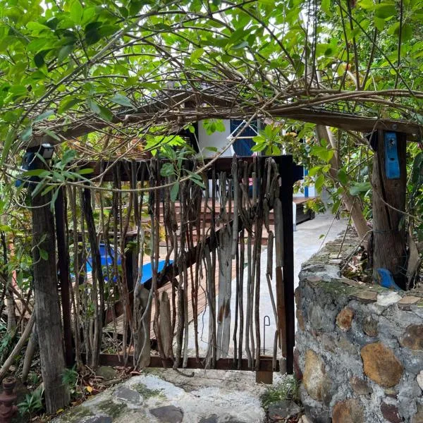 Prune Café, hotel in Deshaies