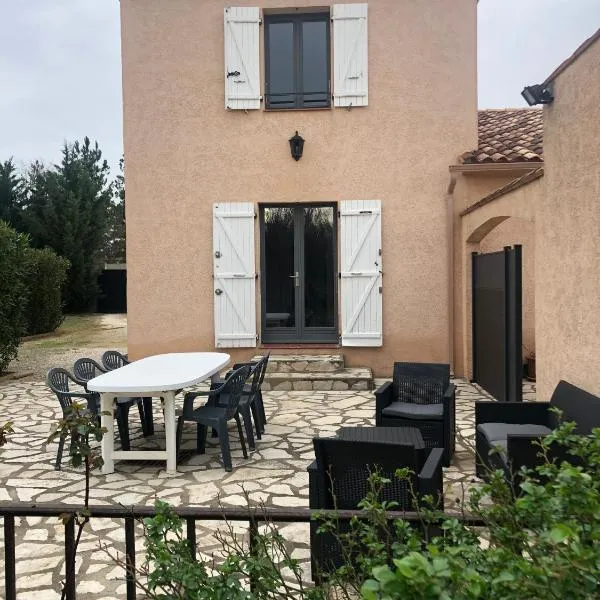 AU MIMOSA -Gîte Le Canigou, hotel a Passa