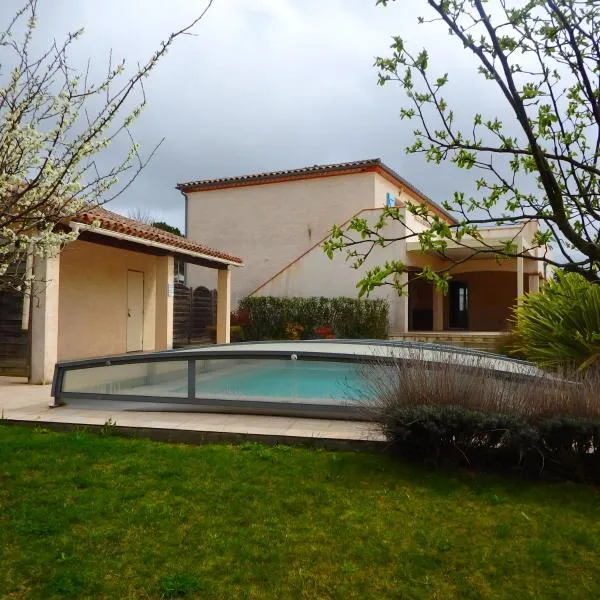 L'oustal des Fontanilles, hotel in Labastide-dʼAnjou