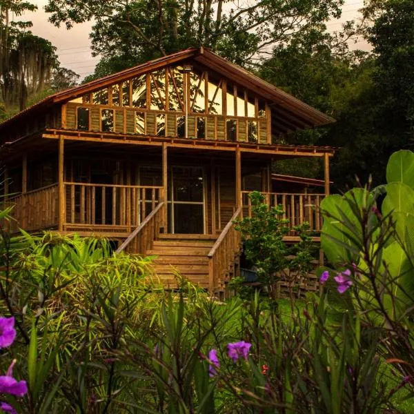 Cabaña en El Guadual, hotel din Santandercito