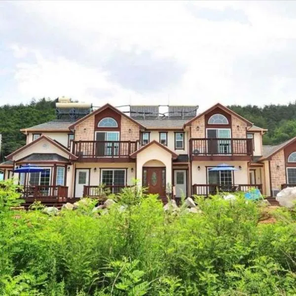 Prime Pension, hotel in Naehyŏl-li