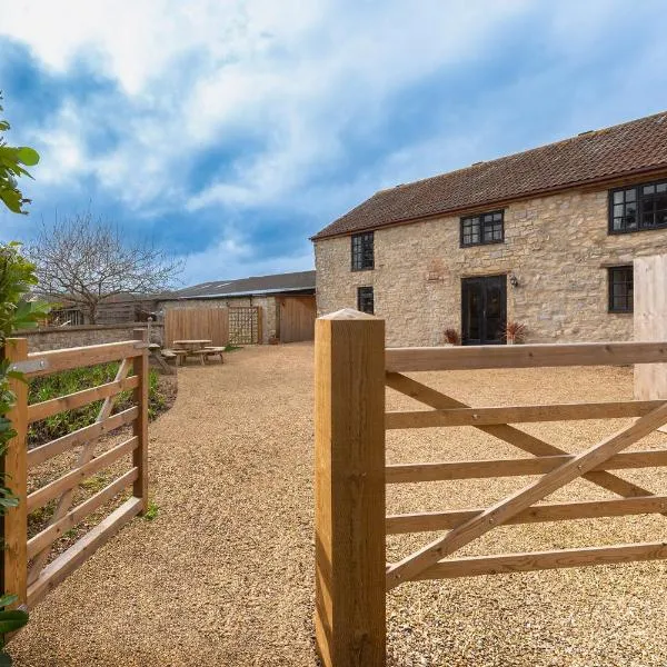 Somerset Country Escape - Luxury barns with hot tubs, hotel in Hatch Beauchamp