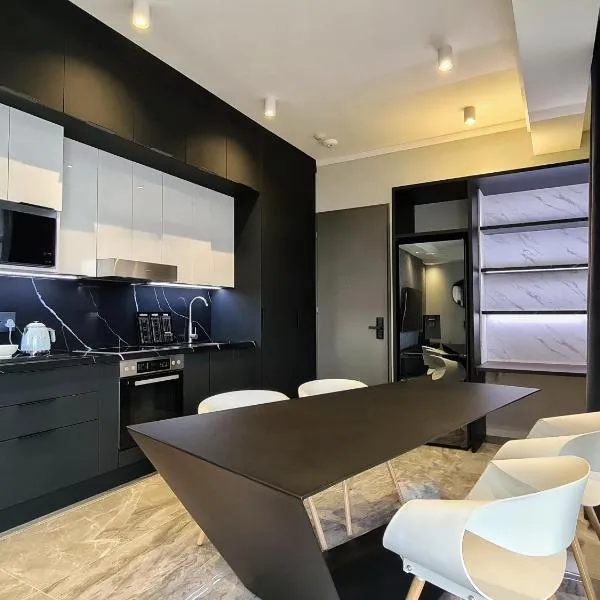 Luxurious Menlyn Maine 1 Bedroom on 12th Floor with Stunning Views & No Load Shedding, hotel v destinaci Pretoria
