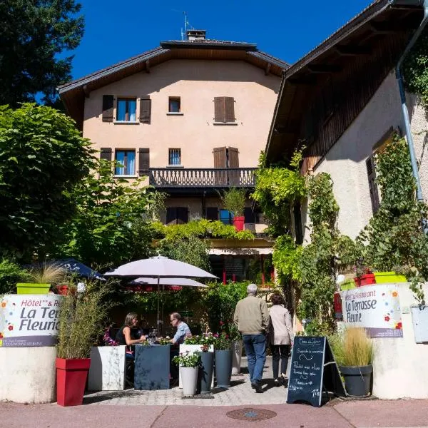La Terrasse Fleurie, Logis, Hôtel et Restaurant – hotel w mieście Divonne-les-Bains