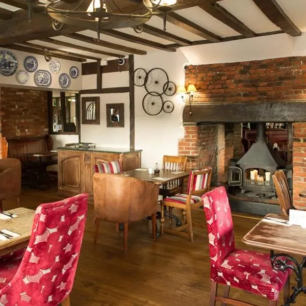 The White Horse Inn、Eyeのホテル