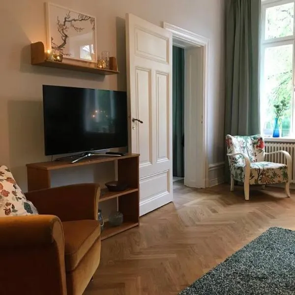 Artistic and light 2 room apartment in SoFo 65sqm, hotel v destinaci Stockholm
