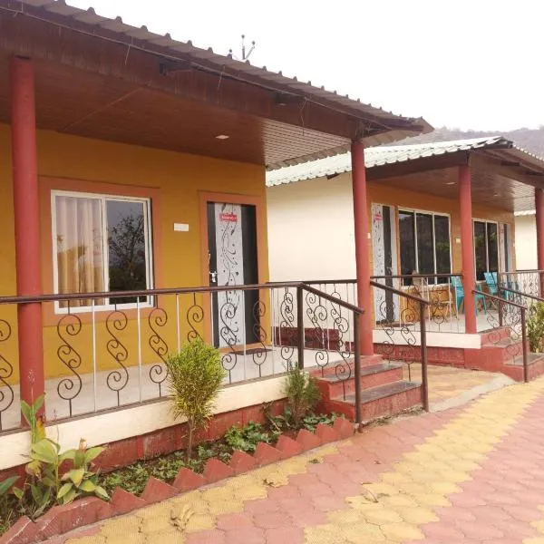 Shivshrushti Agro Tourism & River Camp Tapola, hôtel à Lamaj