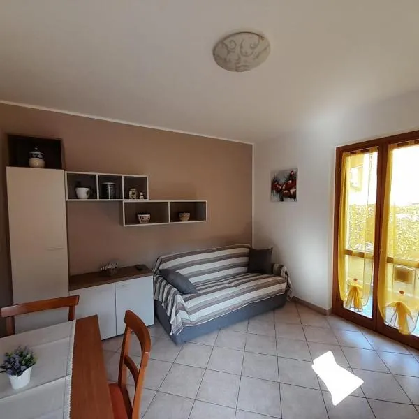 Marco Apartment - Holiday Apartment Luino, hotel en Luino