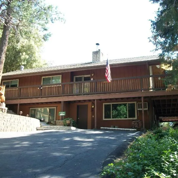Cedar Mountain Lodge, hotel in Oakhurst