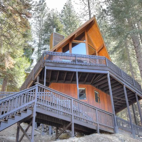 Treetops Cabin, hotel in Yosemite Village