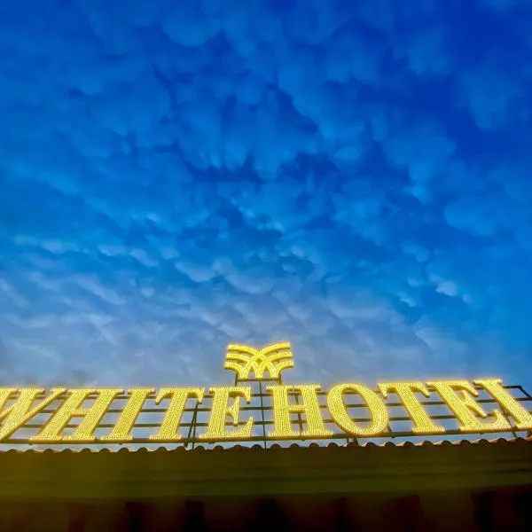 WHITE HOTEL, hotel v destinaci Lạng Sơn