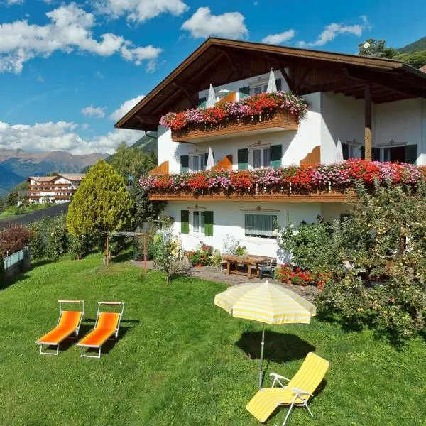 Haus Bernhard, Hotel in Schenna