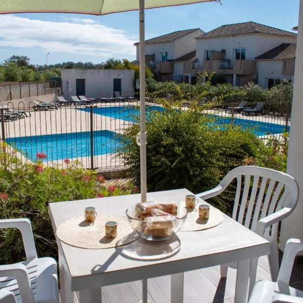 Terres de France - Les Hauts du Maquis, hôtel à Linguizzetta