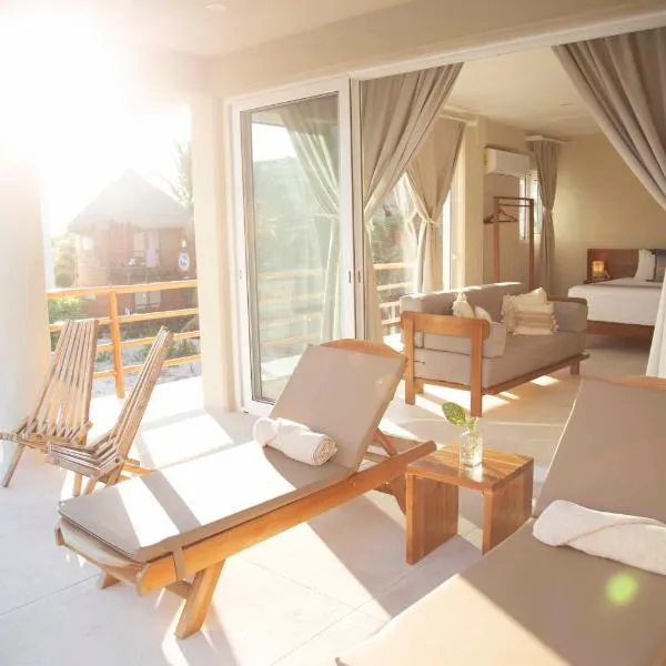 Noah Beach Hotel & Suites, hotel in Mahahual