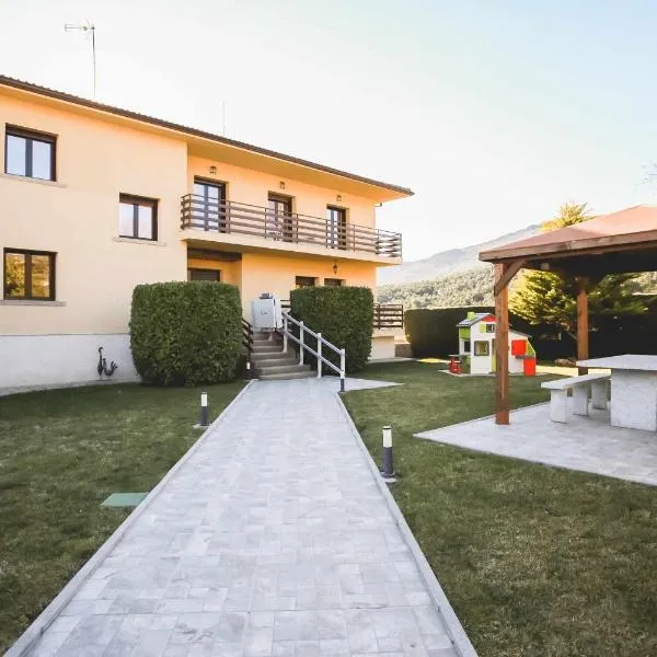 Casa Rural Sierra Oeste, hotel v destinaci Madrid