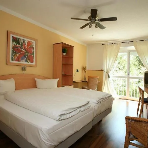 Runa´s Aparthotel, hotel in Hallbergmoos