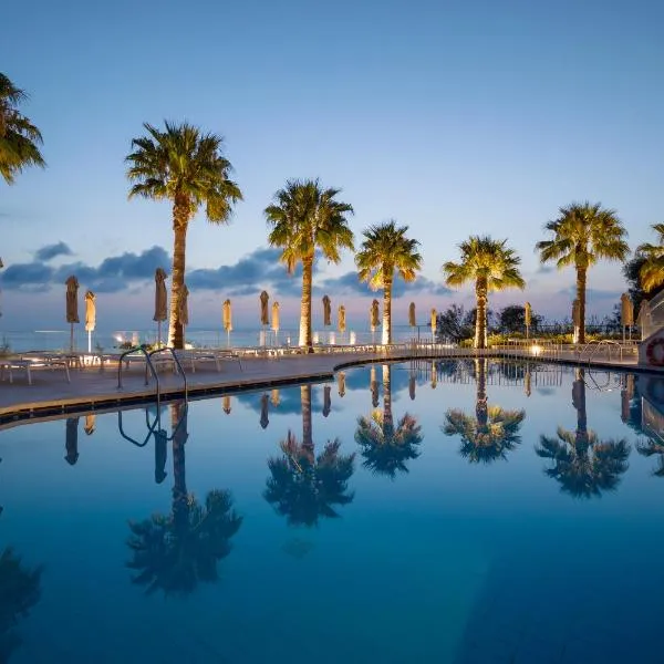 Xenos Kamara Beach, hotel v destinaci Argasi