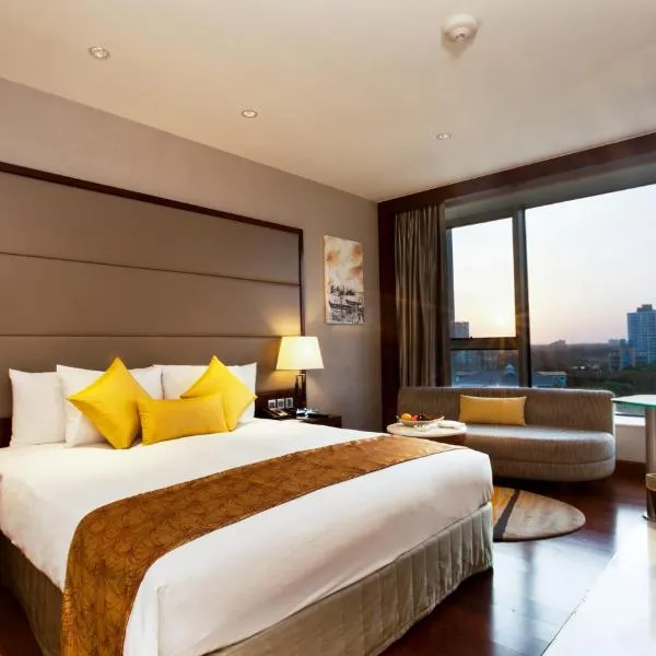 Crowne Plaza Kochi by IHG photo 2