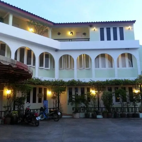 Casa Holiday Hotel SHA、ピサヌロークのホテル