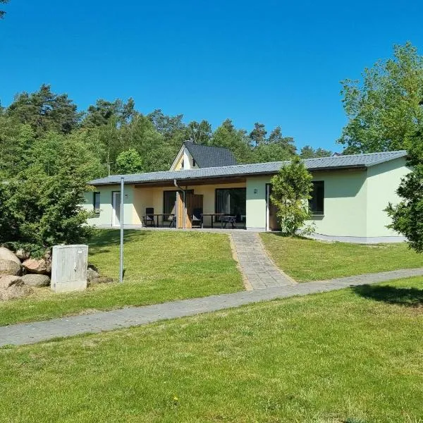 Reihenhaus am Groß Labenzer See, Klein Labenz, hotel in Klein Labenz
