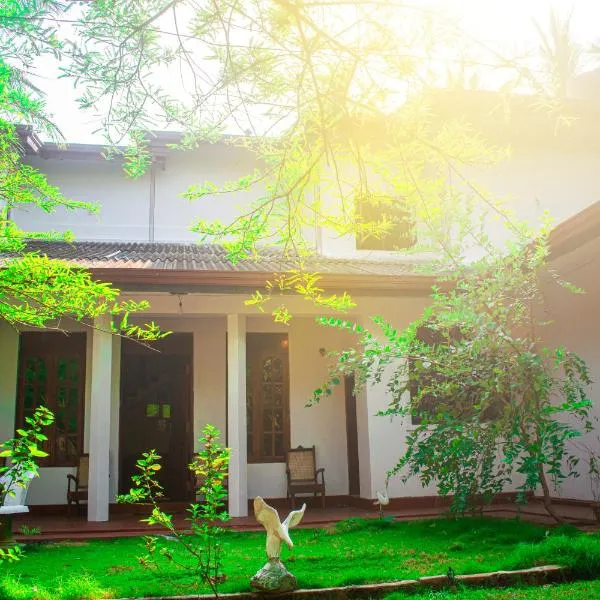 Thambara Resort, hôtel à Polonnâruvâ