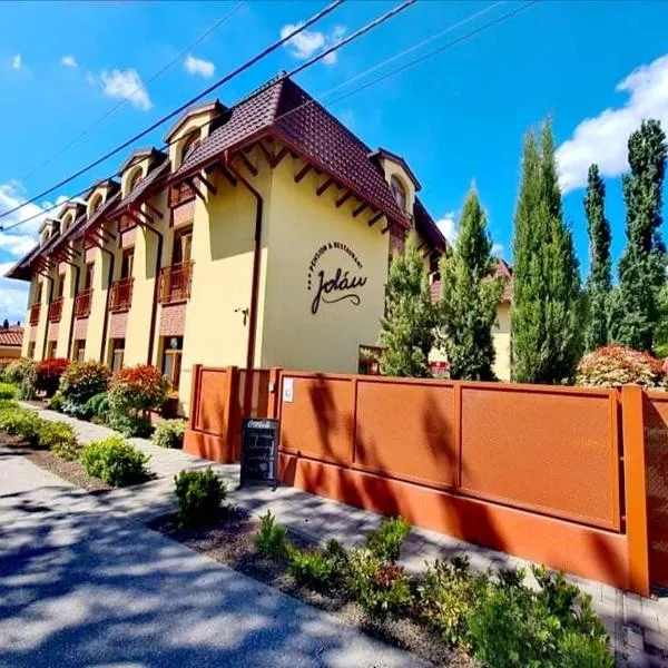 Jolán Pension & Restaurant, hotel in Veľké Kosihy