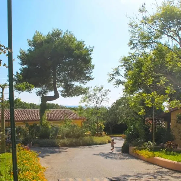 Villaggio La Perla, hotel v destinaci Marina di Camerota