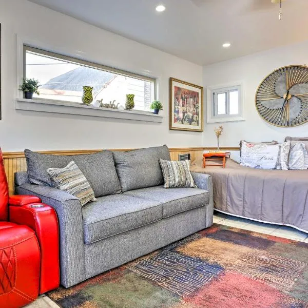 Central Elmont Studio with Great Outdoor Space!, hotel v destinaci Elmont